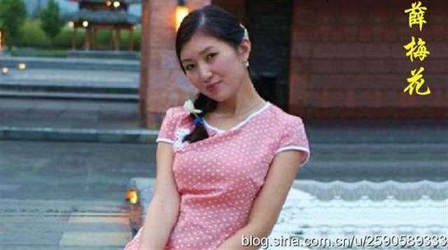 那时,商品经济刚刚兴起,村里的小卖部,小超市也兴旺起来,人们不再拿