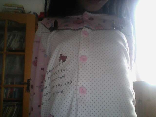 我胸部发育这么大了,要穿小背心吗?(稍后补图)