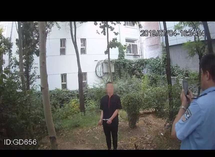 太原一女子深夜回家,被男子拖进迎泽西大街小树林强奸