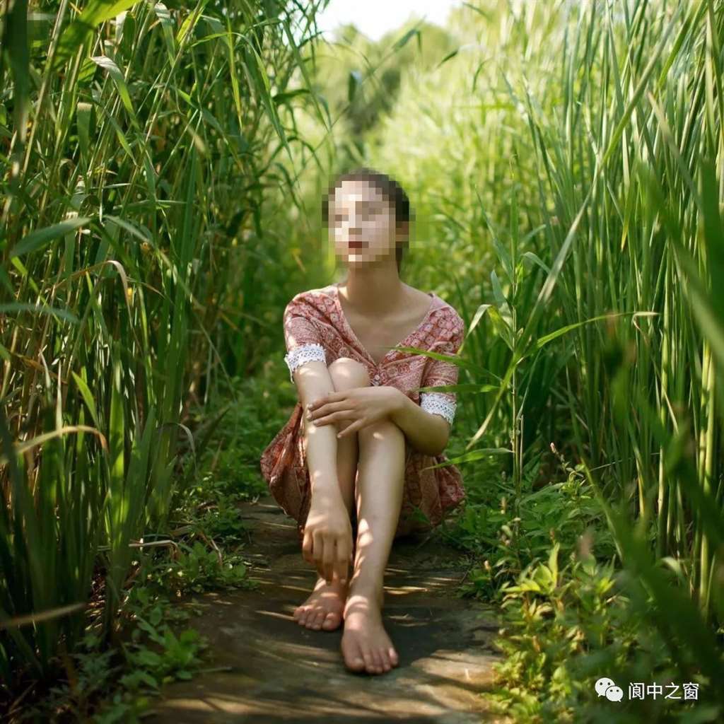 等到过年适龄女青年从城里打工回到了乡下,瞬间成了香饽饽,七大姑八