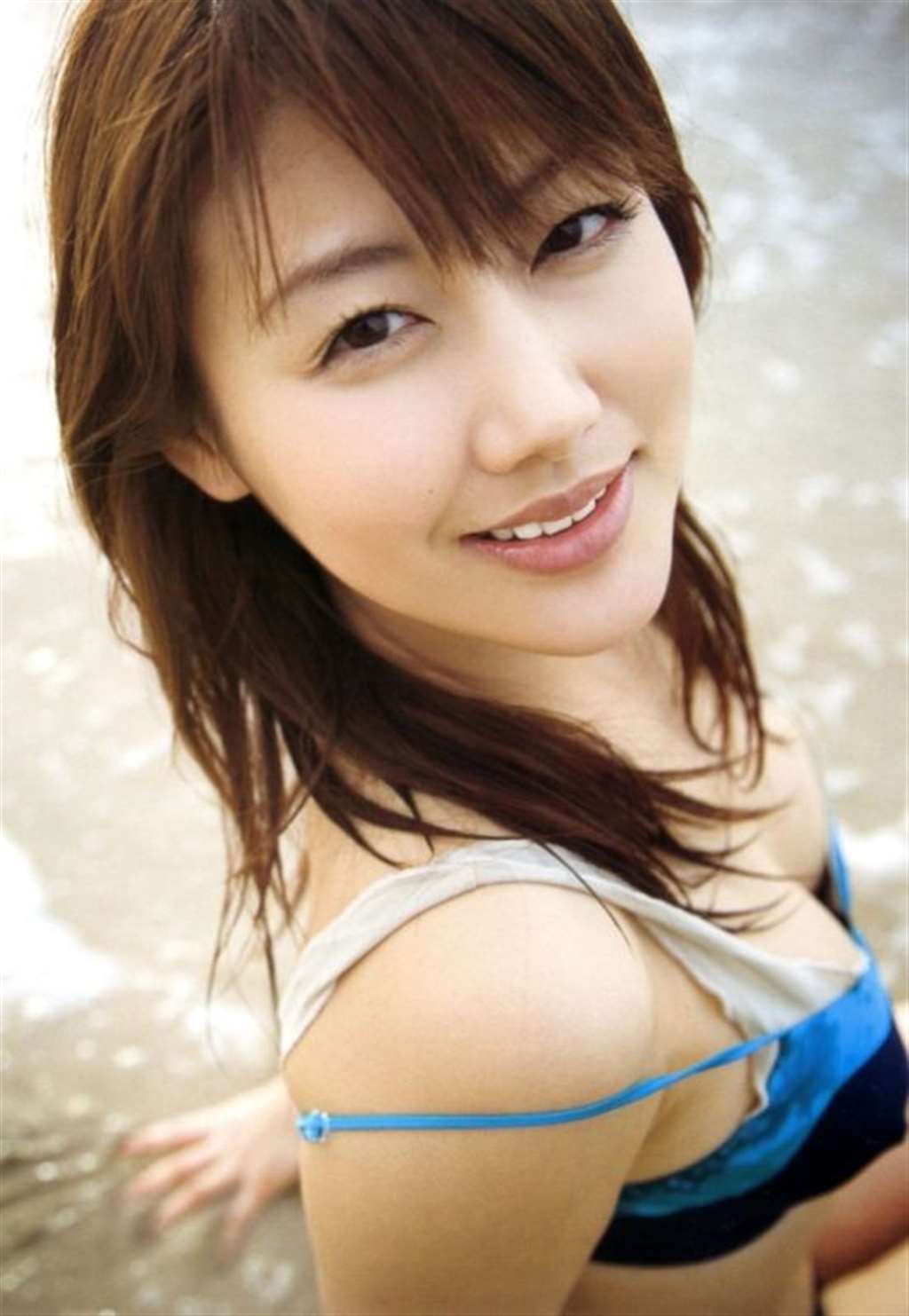 陕西频道      比起那些骨感美女,不少男性反而更喜欢身材肉肉的丰满