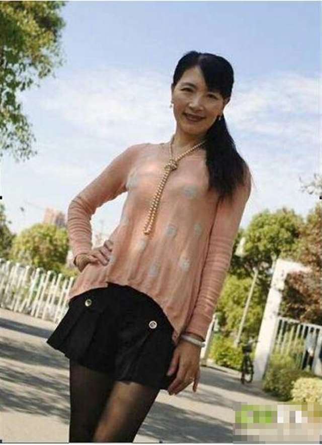 54岁奶奶堪比28少妇 冻龄奶奶保养法