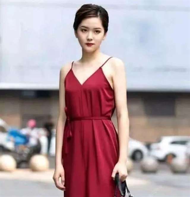 原创丰满美少妇肌肤如玉,身姿柔美,浑身散发成熟女人魅力,活力满满