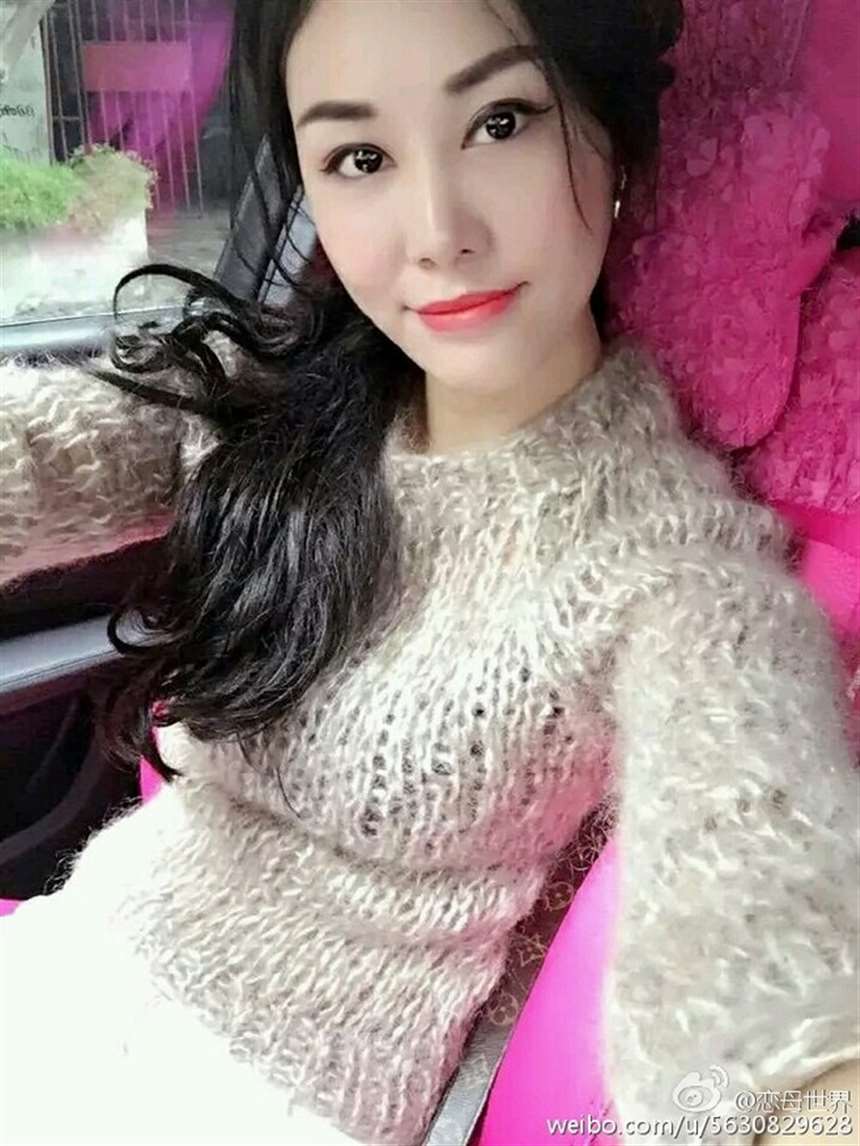 【转载】灿烂的笑容肥臀女郎热力四射.1