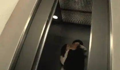 肆意在公共场合偷欢的激情男女