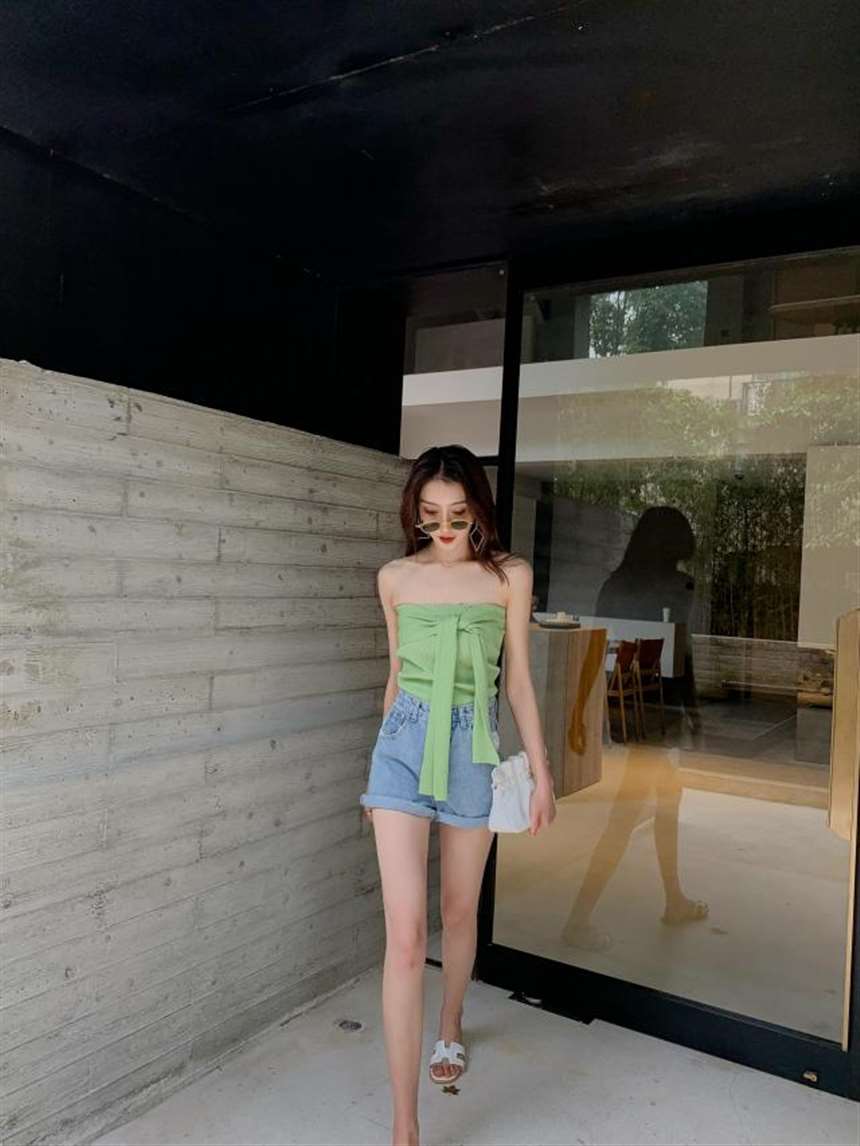 她来自杭州,身高175cm,职业模特,你觉得几分呢?