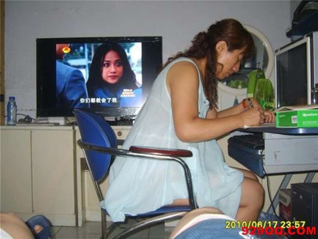 [下一篇:如狼似虎的熟女骑乘位～爽到重复射精3【15p】]