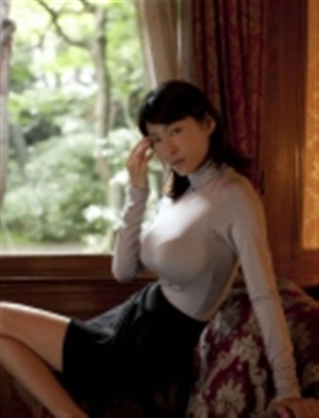 衣服遮掩不住巨乳大波美女乳模午夜大胆展示成熟女人韵味诱惑私房图片