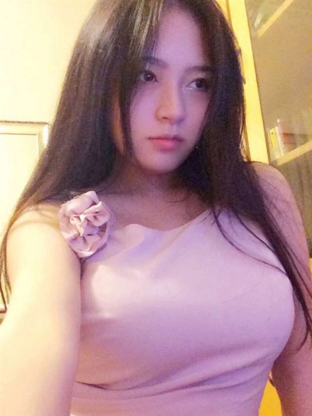 重庆美女大胸性感诱惑自拍写真图片