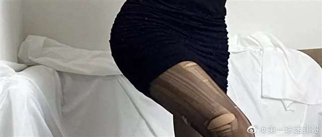 成都人妻出轨黑人不雅视频流出用铁链绑起来玩