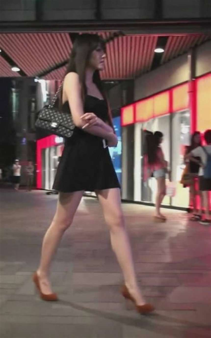 丰满白皙极品好身材美女【18p】