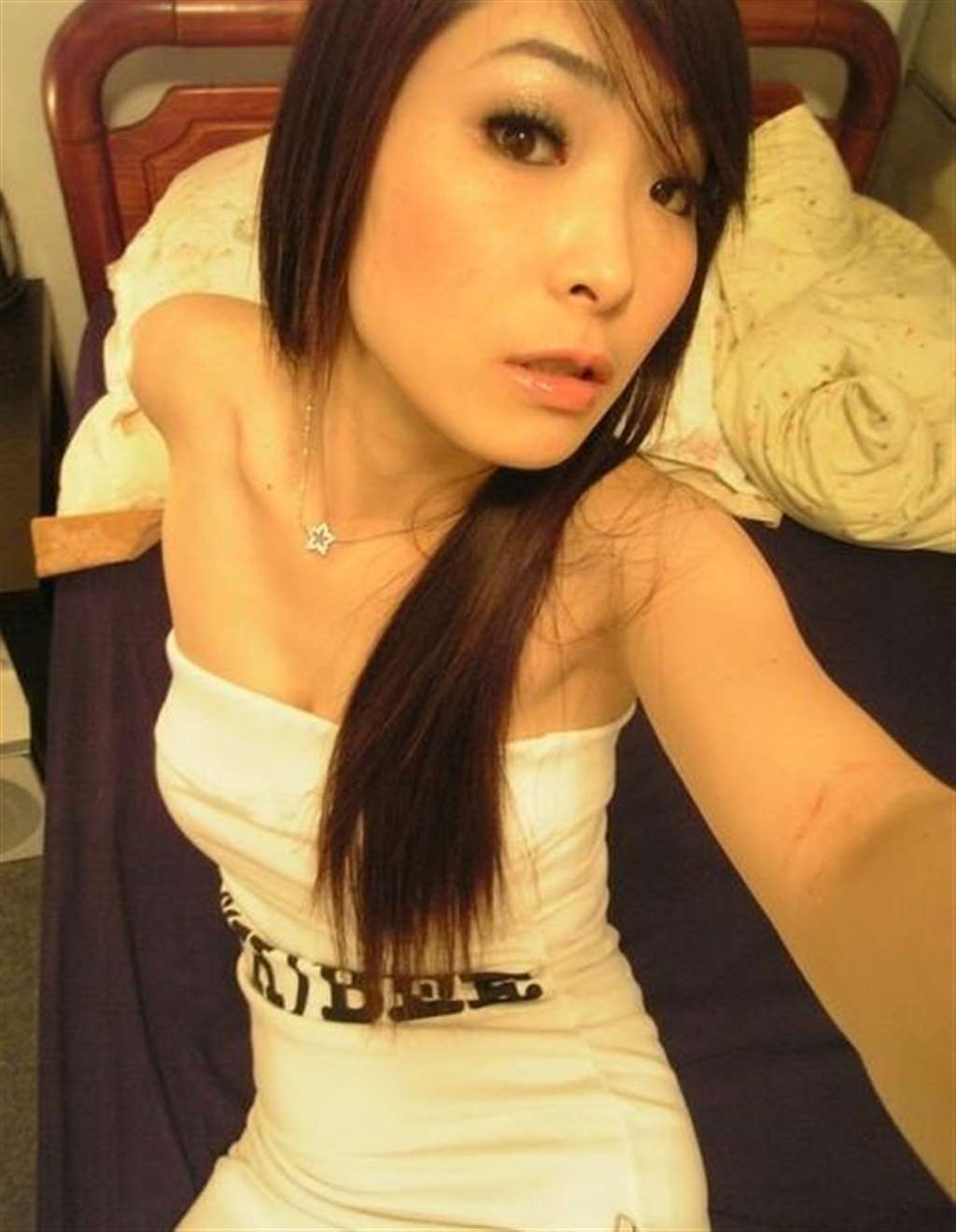 长发美艳正妹自拍[23p]