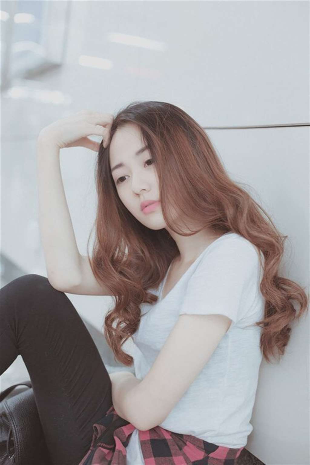 他扒开我的内衣吸奶头 腿张开办公室娇喘