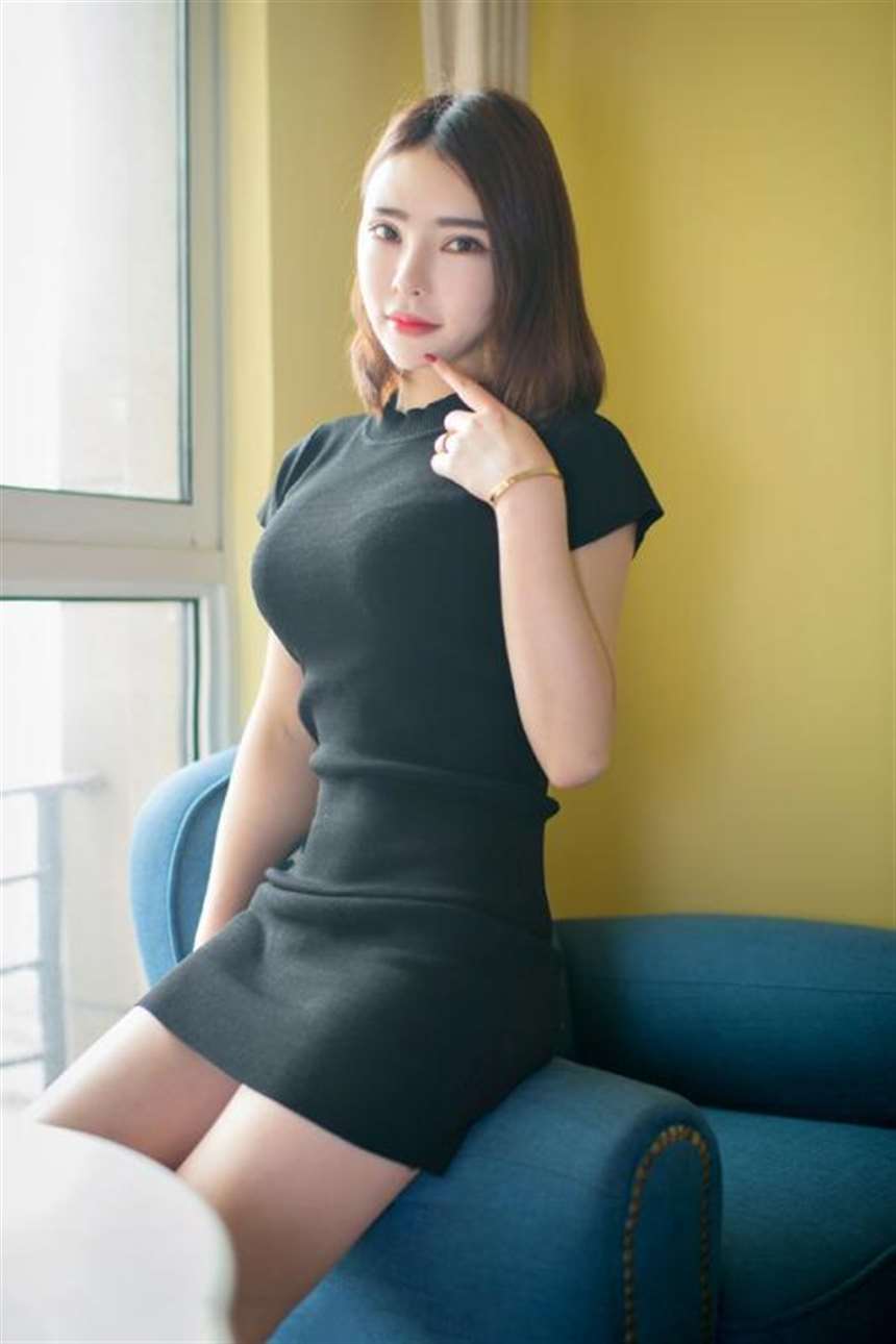 极品少妇巨乳酥胸美腿丝袜性感诱人私房照图片