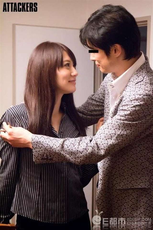 人妻女教师香西咲追查学生死亡真相 在电影院放映的