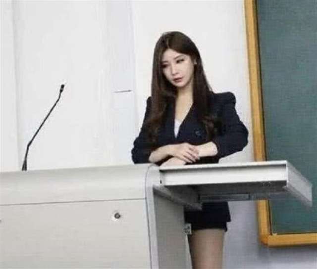 或许有这样的老师,大家都不会逃课,但是也许要不会认真听课.