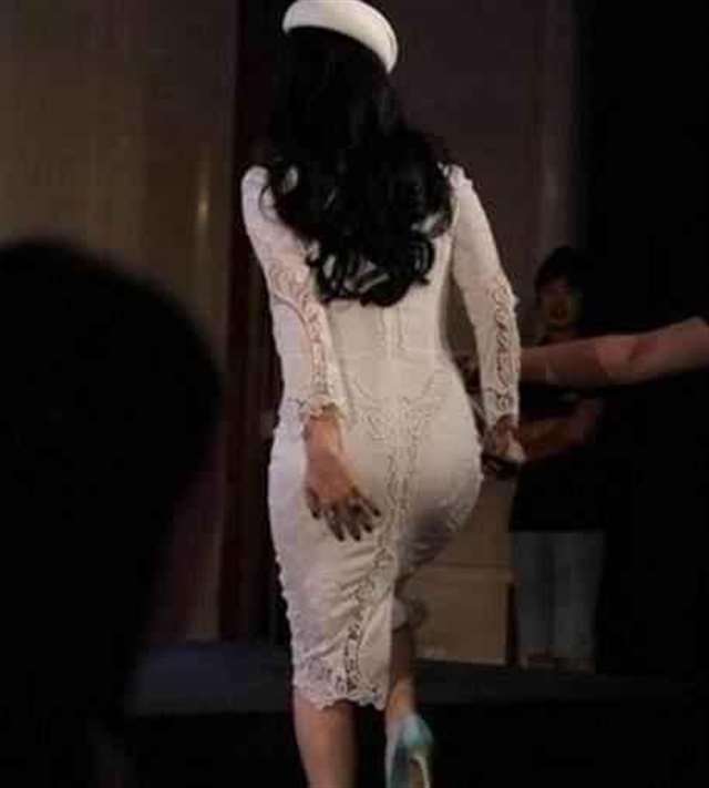 范冰冰跪着撅屁股引发热议,网友:怪不得李晨为范冰冰放弃张馨予