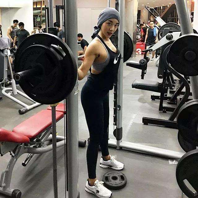 韩国臀神险走光,大胸翘臀,被称为最性感健身教练!