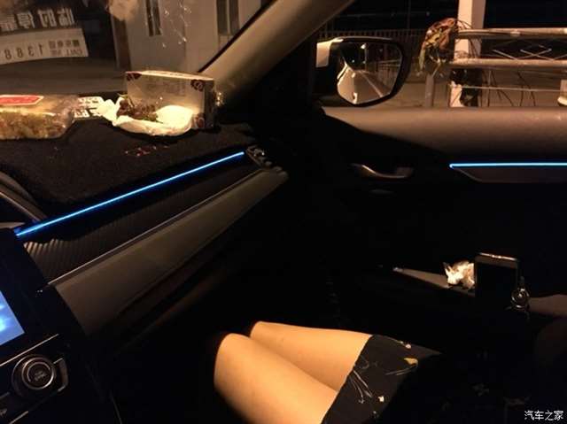 思域第一美腿!自己动手氛围灯,非常满意!