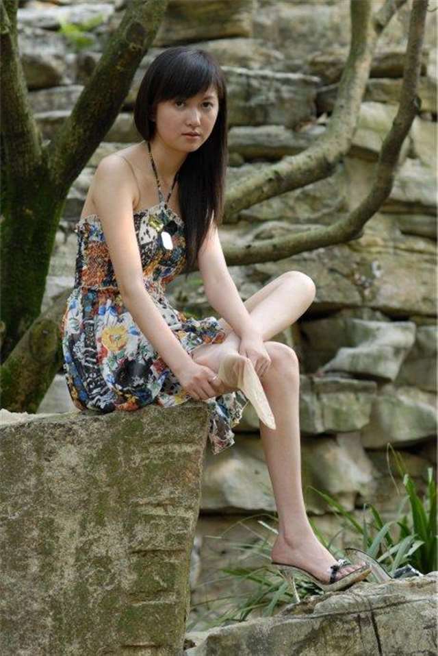 [转载]中高艺nessy脱丝美脚