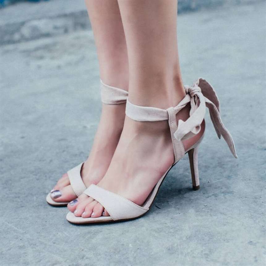 20172017夏季新品羊翻绒细跟露趾脚踝系带性感女凉鞋婚鞋