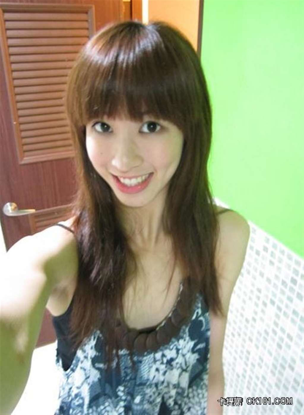 舞蹈系正妹kelly~修长的身材 比基尼自拍超正![35p]