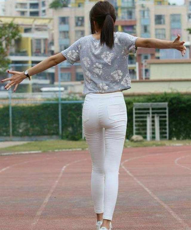 女人穿紧身裤有韵味, 衬托你的美