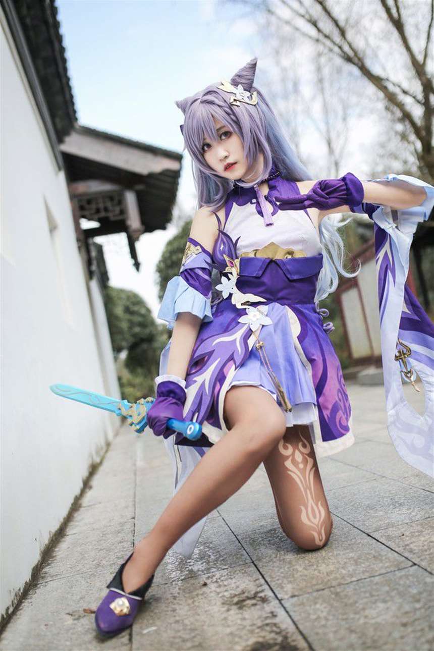 刻晴cos:超美的小姐姐 可惜没看到传说中的剑法