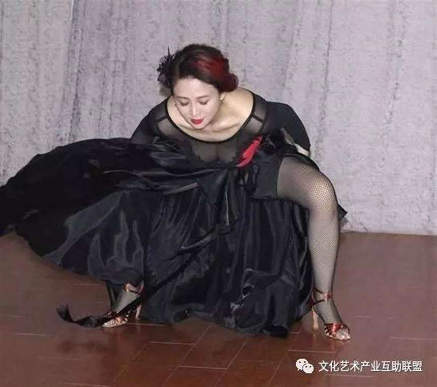 曾经的三级女王近照曝光,如今年近50仍风韵犹存!