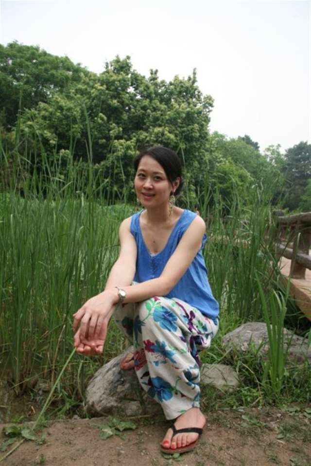 【足控福利】美女坐姿 脚趾图片_性感小脚_78tp足控网