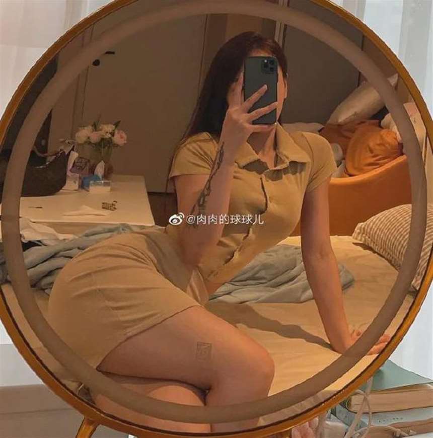 微博是:@肉肉的球球儿)球球是个典型的江南辣妹我是你们的囚妹儿大家