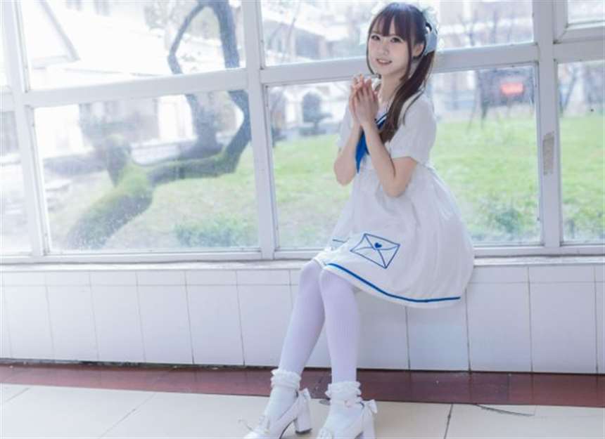 b站镇站之腿咬人猫,纤细长腿极度撩人,网友:这谁顶得住!