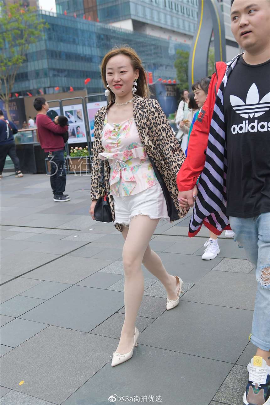 3a街拍优选:豹纹丝袜小组合,性感不止一点点 daha