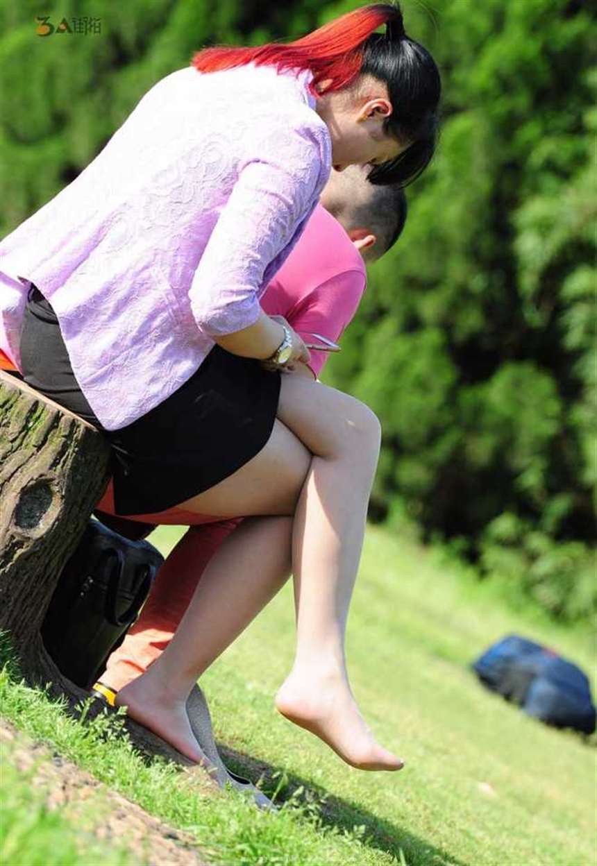 美艳少妇的肉丝脚-3a街拍论坛-国内最具人气,最真实的