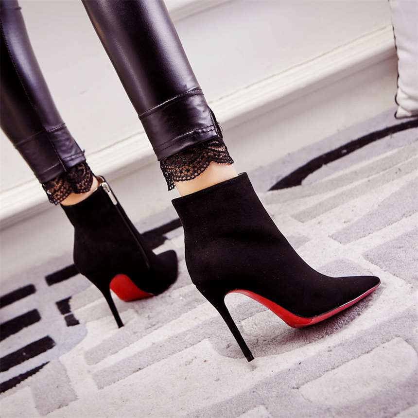 绒面 磨砂女靴子加绒 新款 2018 欧美姓感尖头细跟短靴高跟鞋女冬