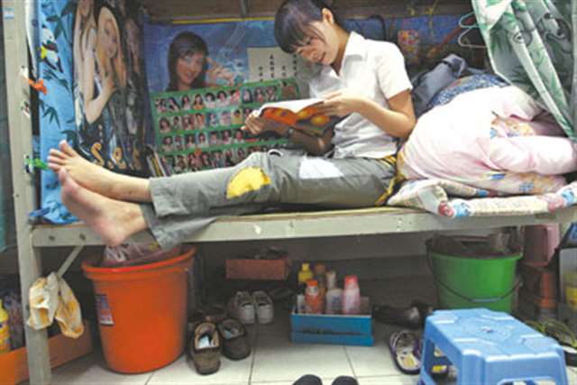 深圳外来妹:一串故事一本书(组图)