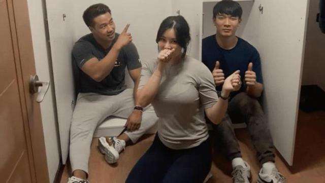 国产大妈身材丰腴迷人尽显成熟魅力140斤毫不在意