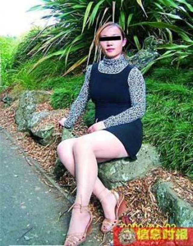 记者从吴敏提供的个人近照来看,她身材高挑,丰满匀称,皮肤保养不错