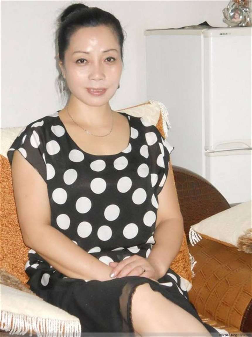 徐娘半老,风韵犹存