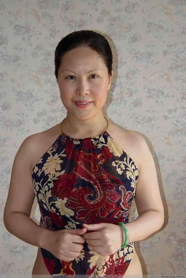 徐娘半老,风韵犹存