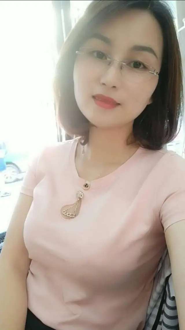 我同事的丈母娘,还很年轻漂亮