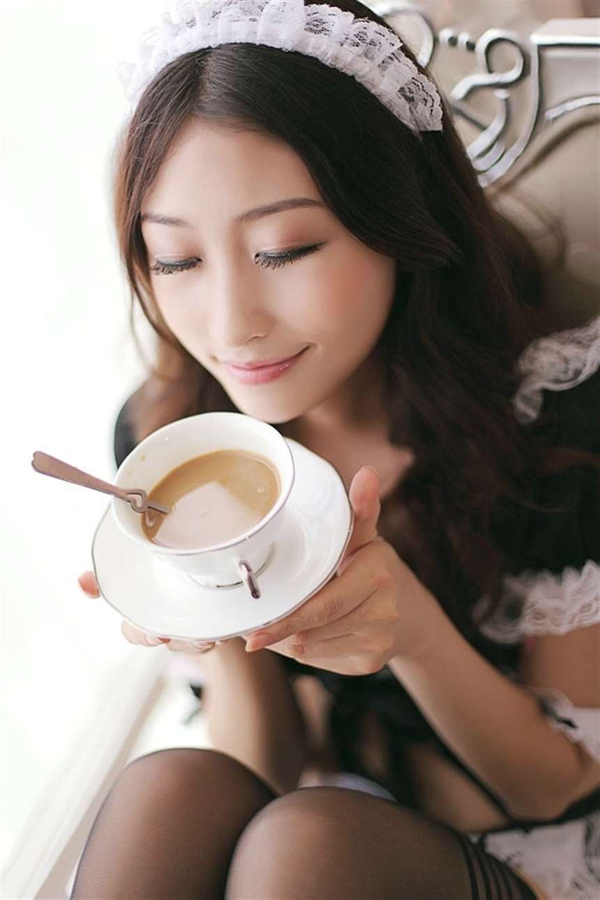 性感娇媚美女激情女仆装深v酥胸黑丝美腿私