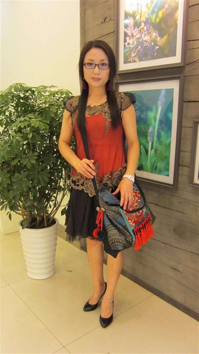 小蜗牛熟女830集 100张照片精华帖 看得出这个美熟妇已经48岁了吗