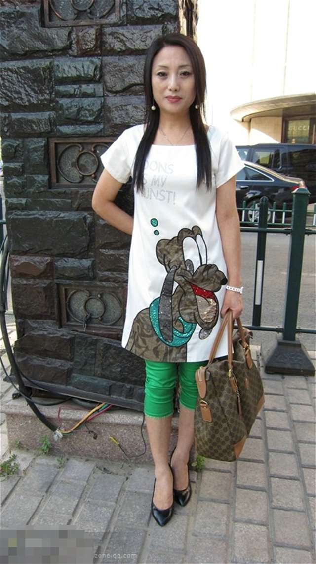 小蜗牛熟女830集 100张照片精华帖 看得出这个美熟妇已经48岁了吗