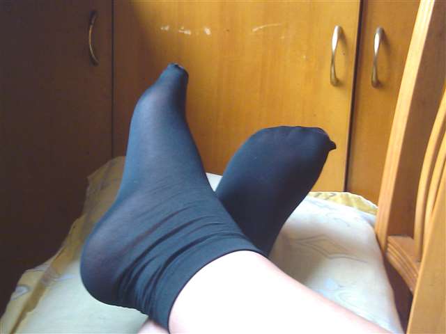 丝袜光脚夹射,穿丝袜的美女大腿夹头,大连丝袜女夹死