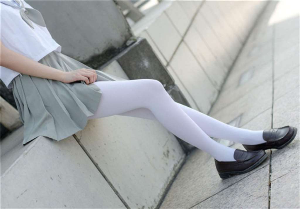 rng新老队员集体团建,姿态女友jk白丝制服c位出道