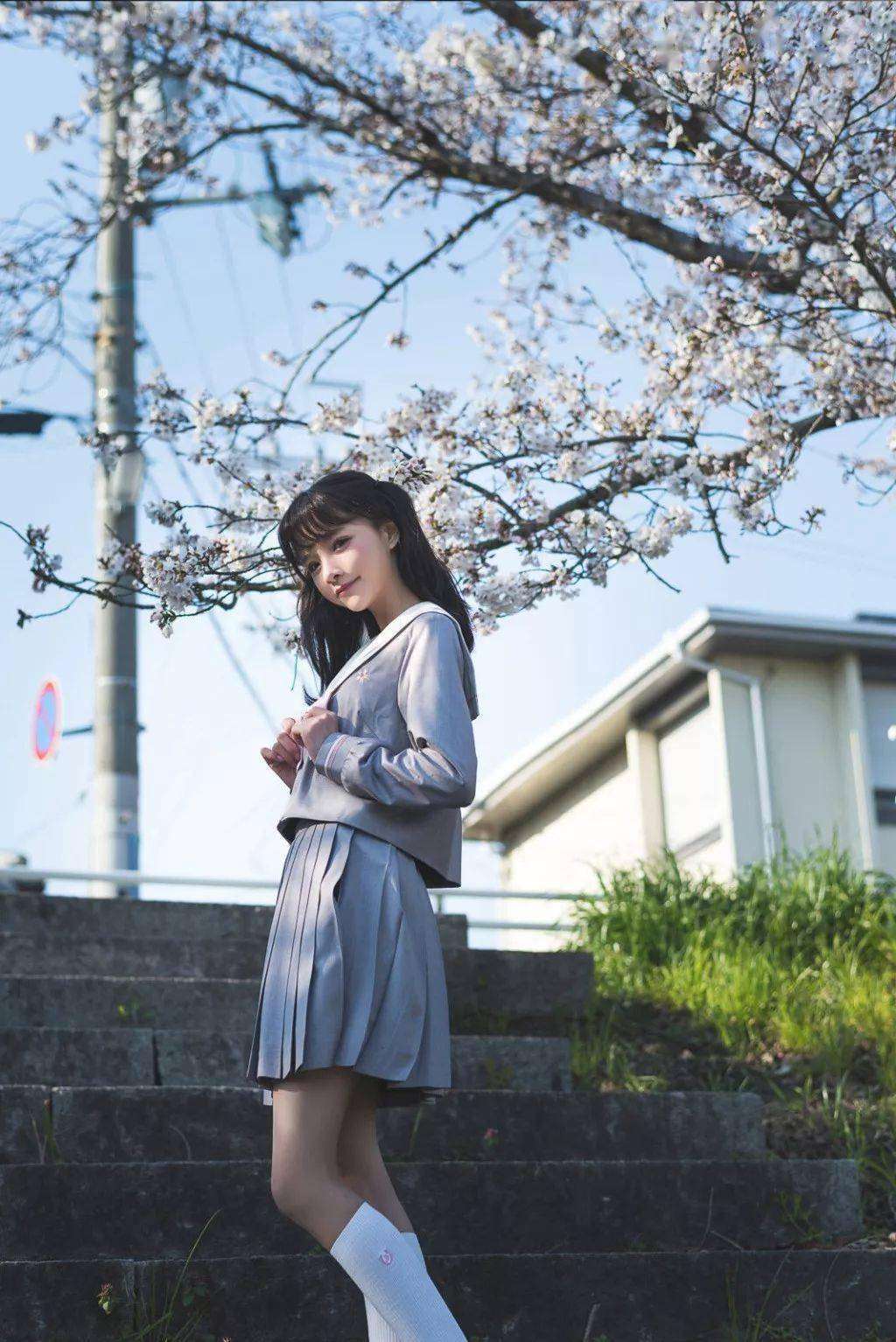 jk制服双马尾萝莉白丝小腿袜