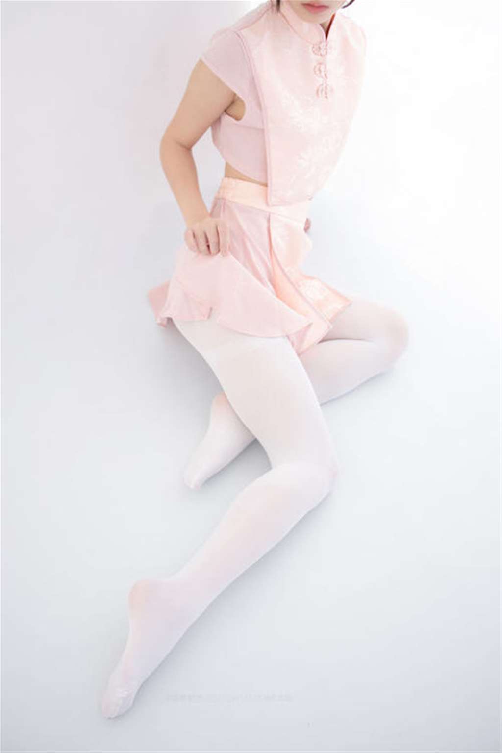 [森萝财团] x-052 萝莉丝袜 80d白丝踩物