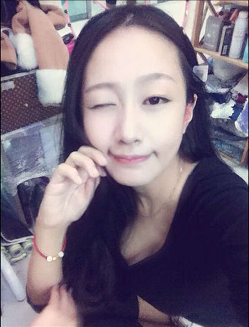 艳照门女主播再遭人肉 海量自拍照流出