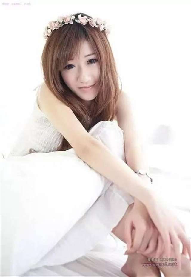 美女人体艺术欣赏阳光雪肌嫩白美女私房写真